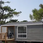 Campsite Paradis Les Galets De La Molliere 3*