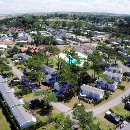 Campsite Paradis Les Galets De La Molliere 3*